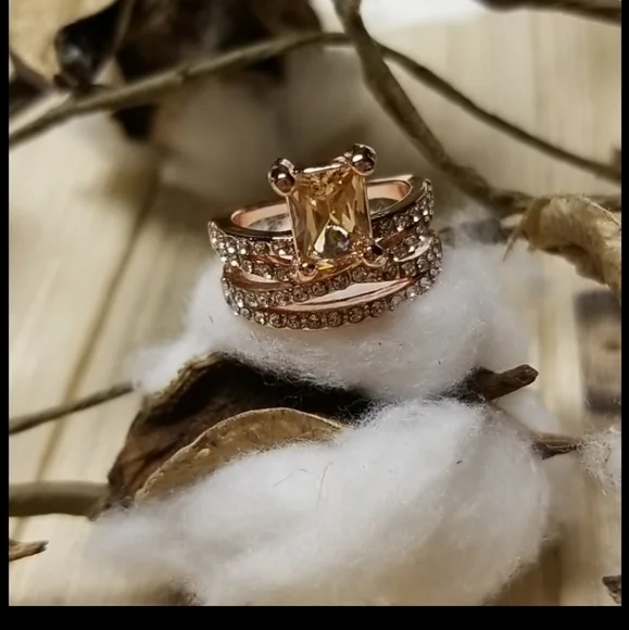 🔥🔥BACK IN STOCK🔥🔥Sparkling Morganite Women's Rose Gold Plated Winding Ring - Picture 14 of 16